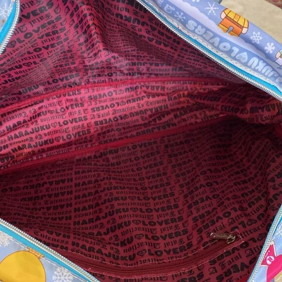 NWT Harajuko Lovers Eskimo Kisses Cross Body Nylon Printed Satchel Travel Bag - Picture 14 of 16